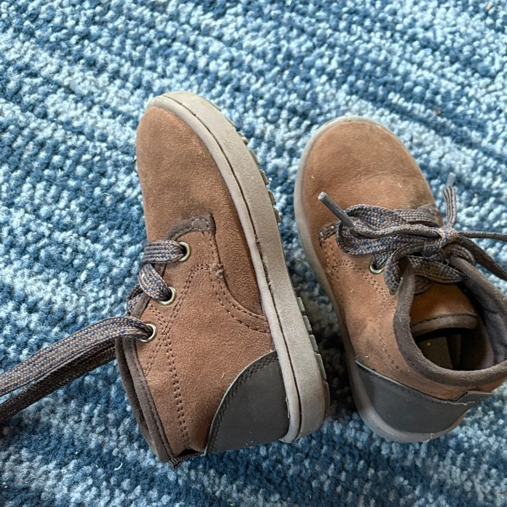Simple Joys by Carters Toddler Boys size 7 Chukka Style Brown Suede Boots - Picture 4 of 6